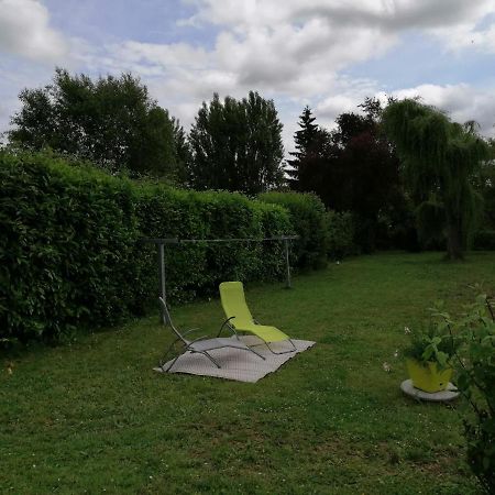 Вилла Gite Les Mirabelles Calme Et Reposant Vieux-Pont Экстерьер фото